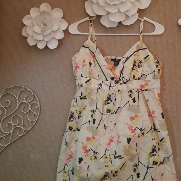 🌵H&M Floral Dress - Picture 2 of 8